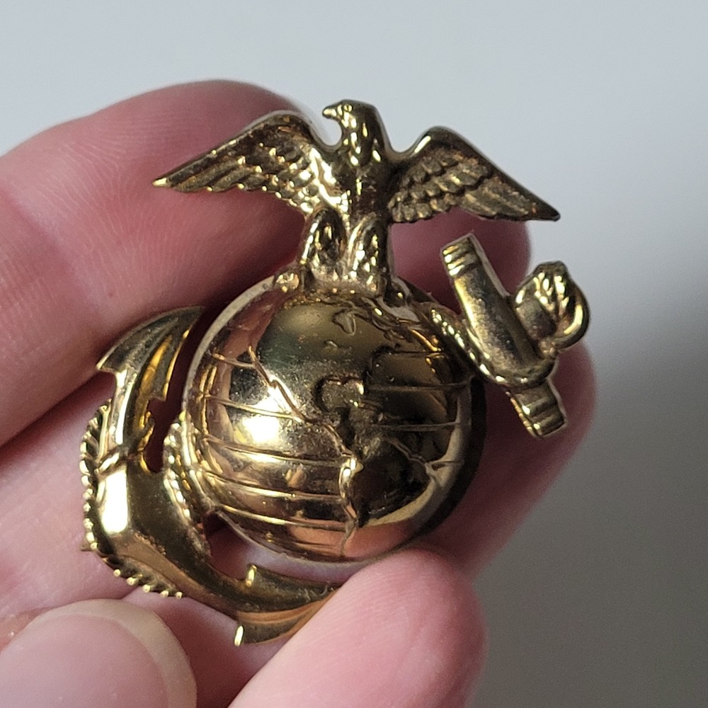 Vintage USMC Marine Corps Hat Uniform Screw Back EGA Emblem Insignia
